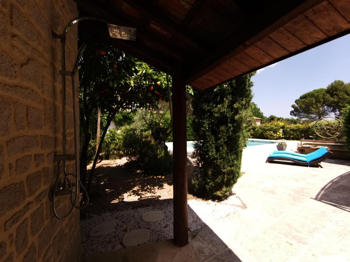 Les Chambres Du Lavoir Vert Tourbes Eksteriør billede